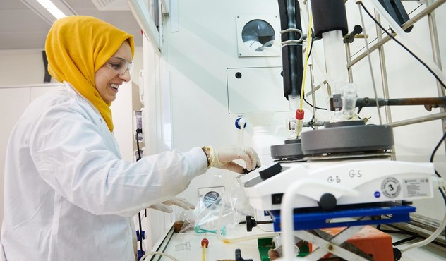 Female R&D worker in lab Female R&D worker in lab